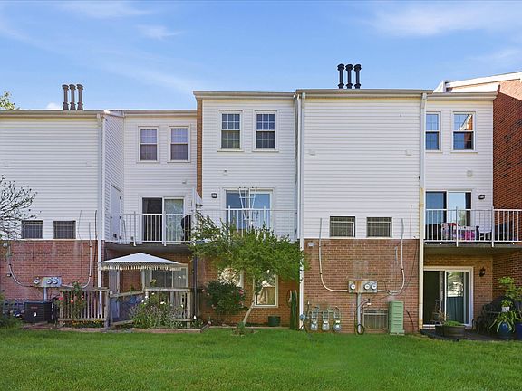 4th image of 6146 Strasburg Dr