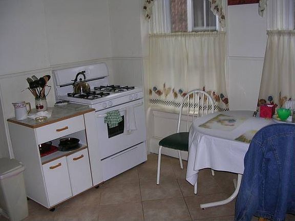 Kitchen - Alt View