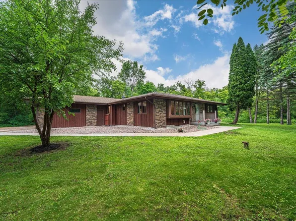 925 Constance Blvd NE, Ham Lake, MN 55304