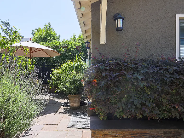 5866 Chabot Rd — Photo 3