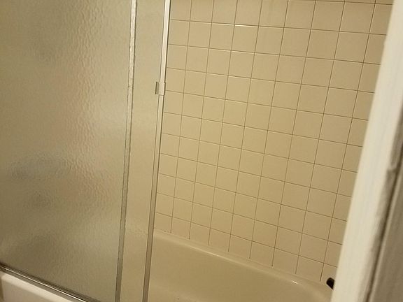 3rd image of 5 Highland Ln