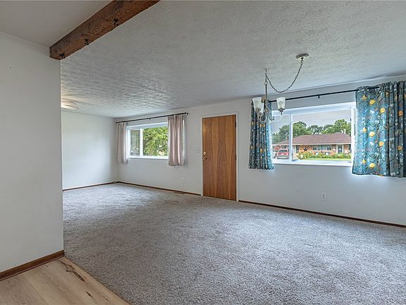 5th image of 3852 Waterbury Dr