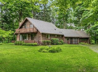 11507 Bonnie Lake Dr, Alden, NY 14004