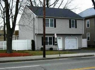 565 Newport Ave, Pawtucket, RI 02861