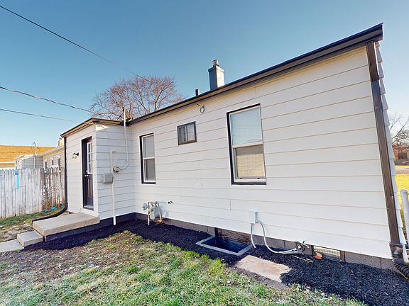 3rd image of 1626 Finley Ave