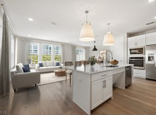102 Iris Ct, Warren, NJ 07059
