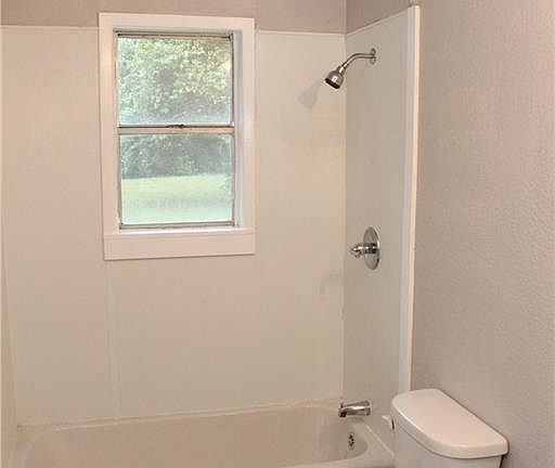 5th image of 961 Kunkel St