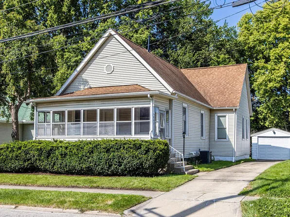 803 Bunn St, Bloomington, IL 61701