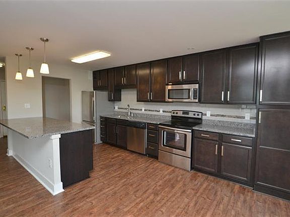5th image of 2200 Victory Pkwy Unit 2006