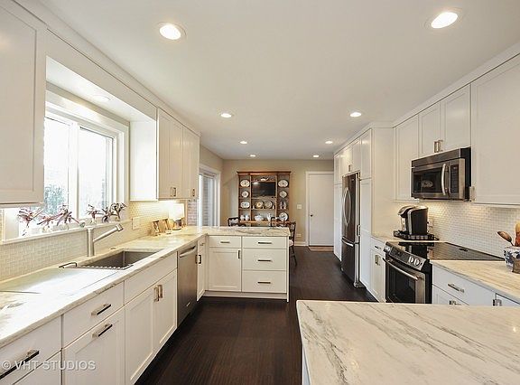 4th image of 1380 Orleans Cir