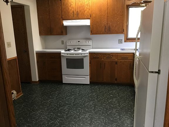 2nd image of 165 Locust St