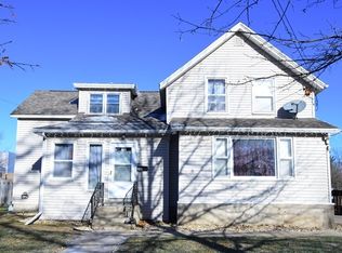 608 E Union St, Manchester, IA 52057