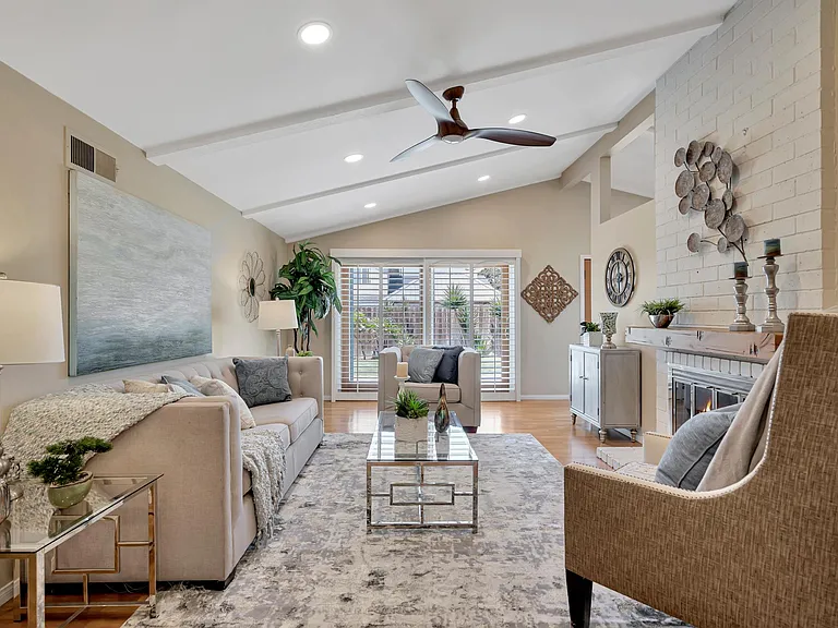 9131 Warfield Dr — Photo 14