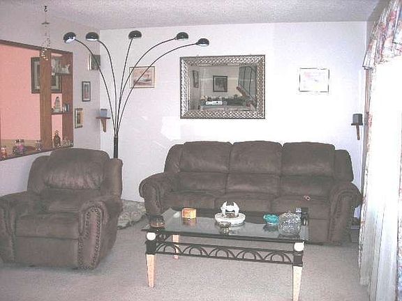 3rd image of 3 Newington Ave