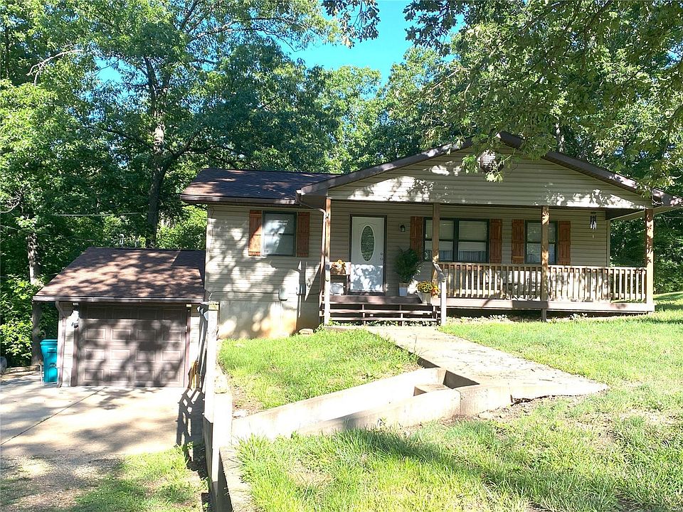 1st image of 222 Oak St