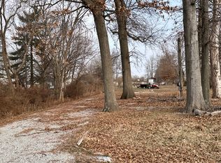 216 4th St, Xenia, IL 62899