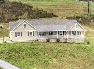 153 Cunningham Blvd, Harriman, TN 37748