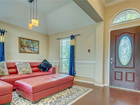 3rd image of 8316 Arcadia Dr