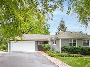 225 Scott Ave, Glen Ellyn, IL 60137