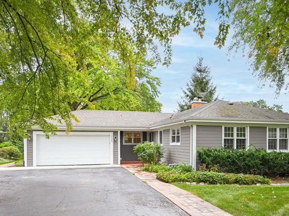225 Scott Ave, Glen Ellyn, IL 60137