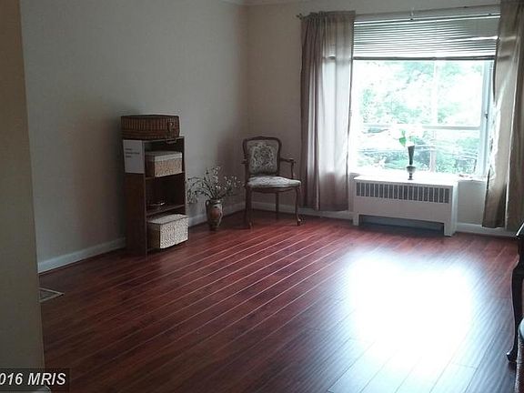 3rd image of 10400 Montrose Ave #M-301