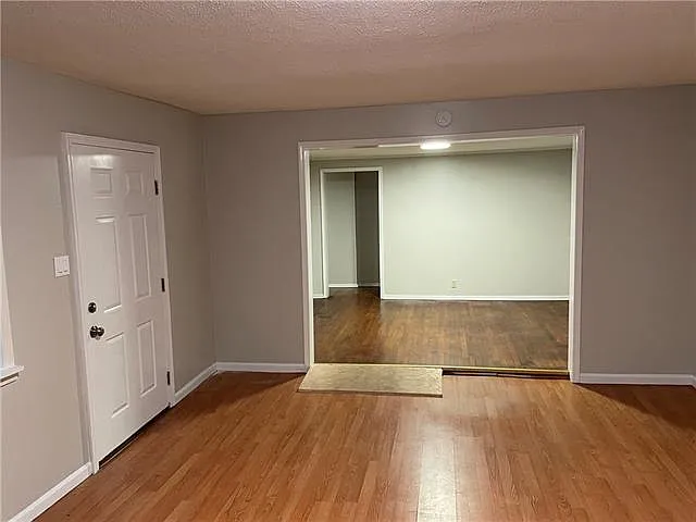 1 bed, 1.0 bath, 1350 sqft, $1,100 — Photo 3
