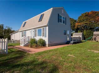 48 Oakdale Ave, Portsmouth, RI 02871