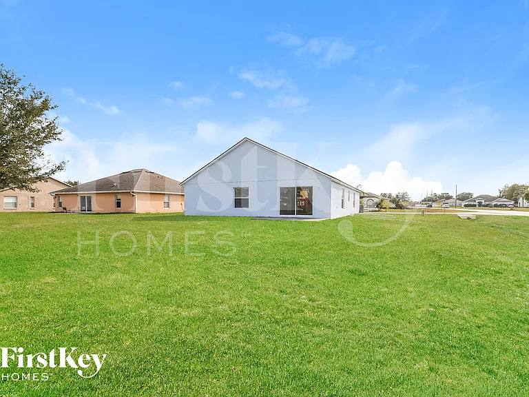 984 Alsace Dr — Photo 15