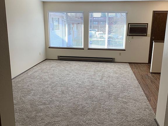 2nd image of 4601-4641 N Lombard St #9752560
