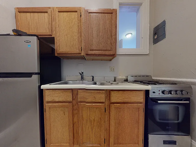 9 Sewall Ave — Photo 74