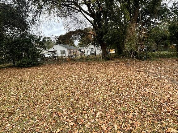 4th image of 1106 Simpson St