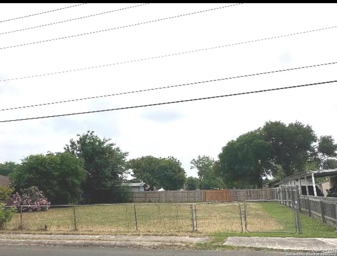 Studio, 8585 sqft, $3,500 — Photo 2