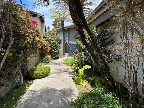 4th image of 2706 Bayshore Ave