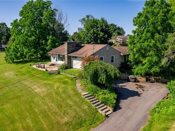 115 Rivermist Dr, Fulton, NY 13069