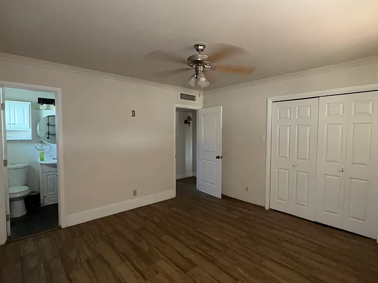 406 S Balboa Rd — Photo 5
