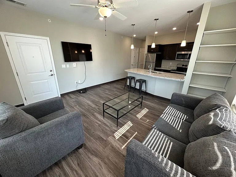 302 E Clark St — Photo 26