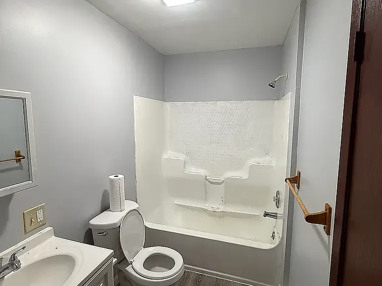 352 S 6th St #2 — Photo 8