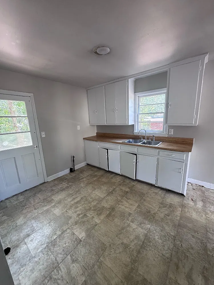 216 Crawford Avenue - 1 — Photo 2