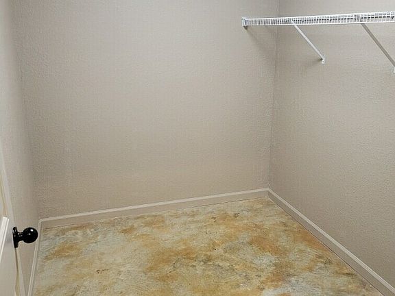 2nd image of 2412 Westacre Dr #B