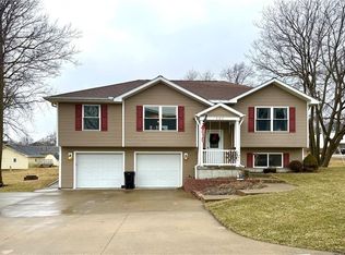 202S S Charles St, Maryville, MO 64468