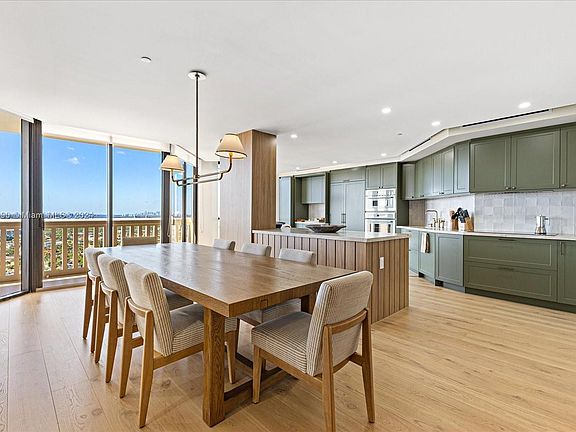 4th image of 2000 Island Blvd APT 2809