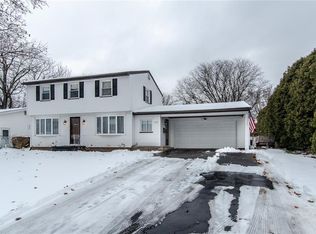 125 Creekside Dr, Rochester, NY 14622