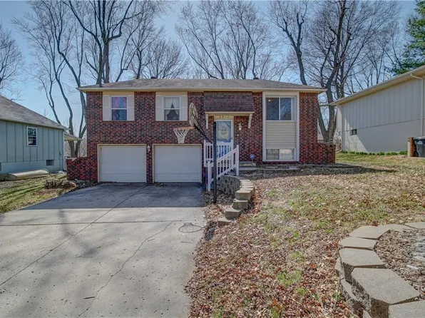 2912 NW Milford Pl, Blue Springs, MO 64015