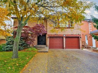 1586 Heritage Way, Oakville, ON L6M 2Z5