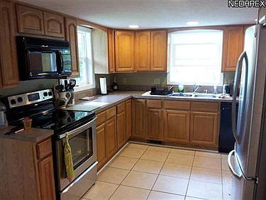 5th image of 277 E Vista Ave