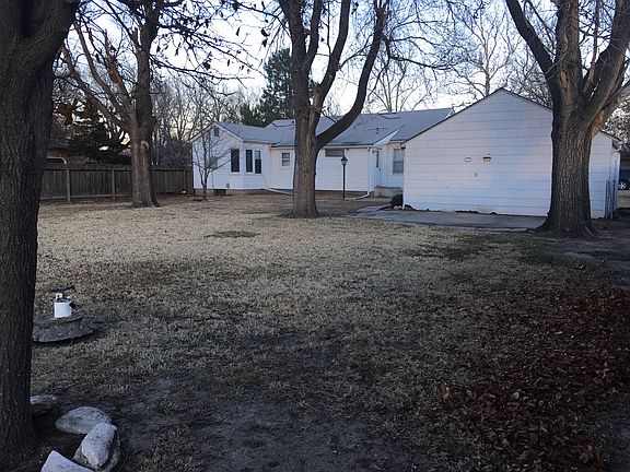 4th image of 1020 N Poplar St