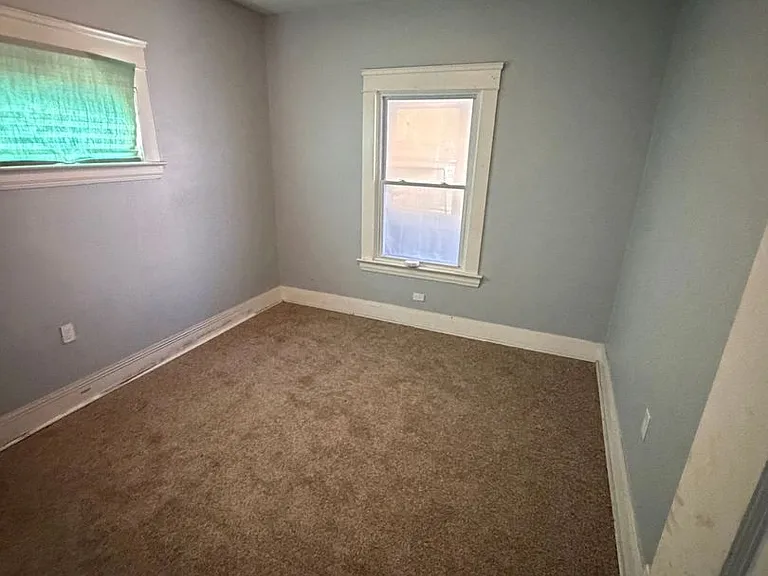 11624 Forest Ave — Photo 2
