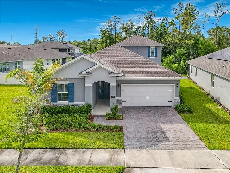 792 Hyperion Dr — Photo 2