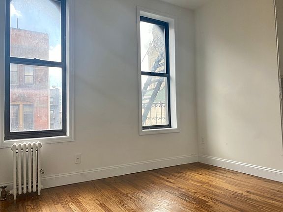 5th image of 213 E 4th St #20