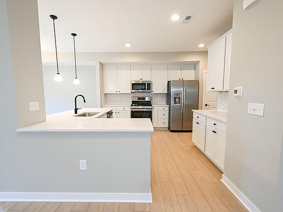 4th image of 6414 Hamilton Woods Blvd N